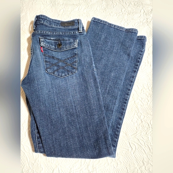 Women's Levi's Bootcut - Picture 2 of 4
